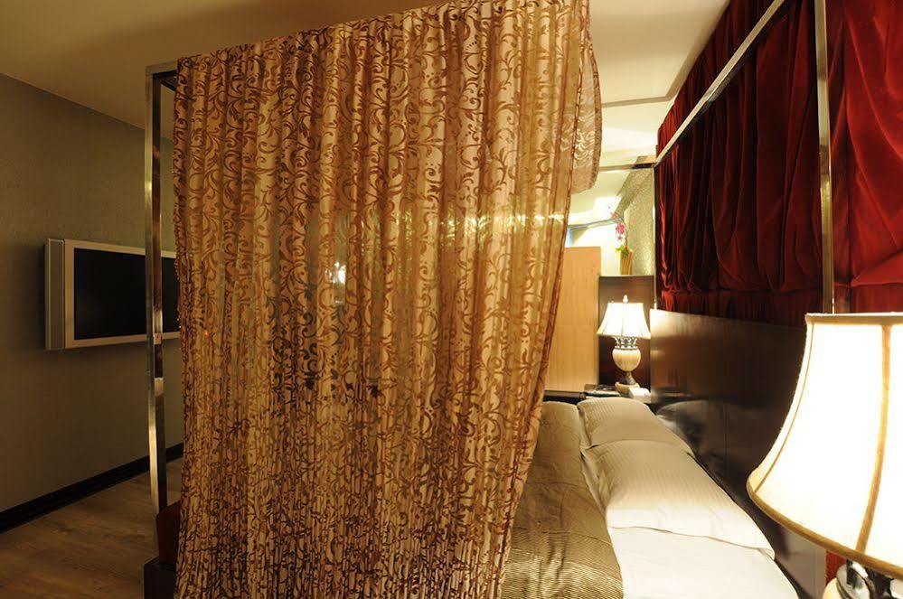 Liti Motel Тайчжун Экстерьер фото